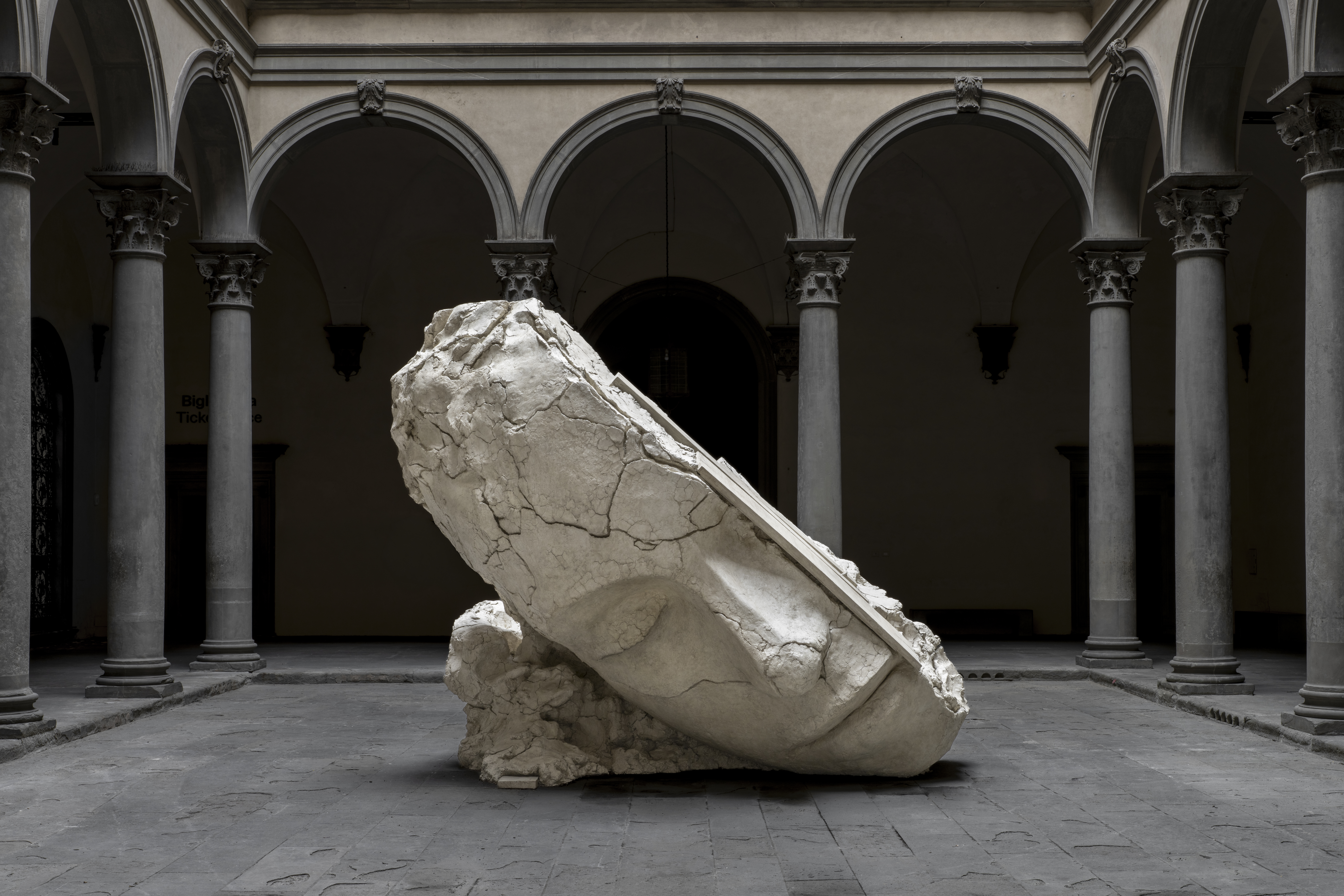 Broken. The Power of the Fragment