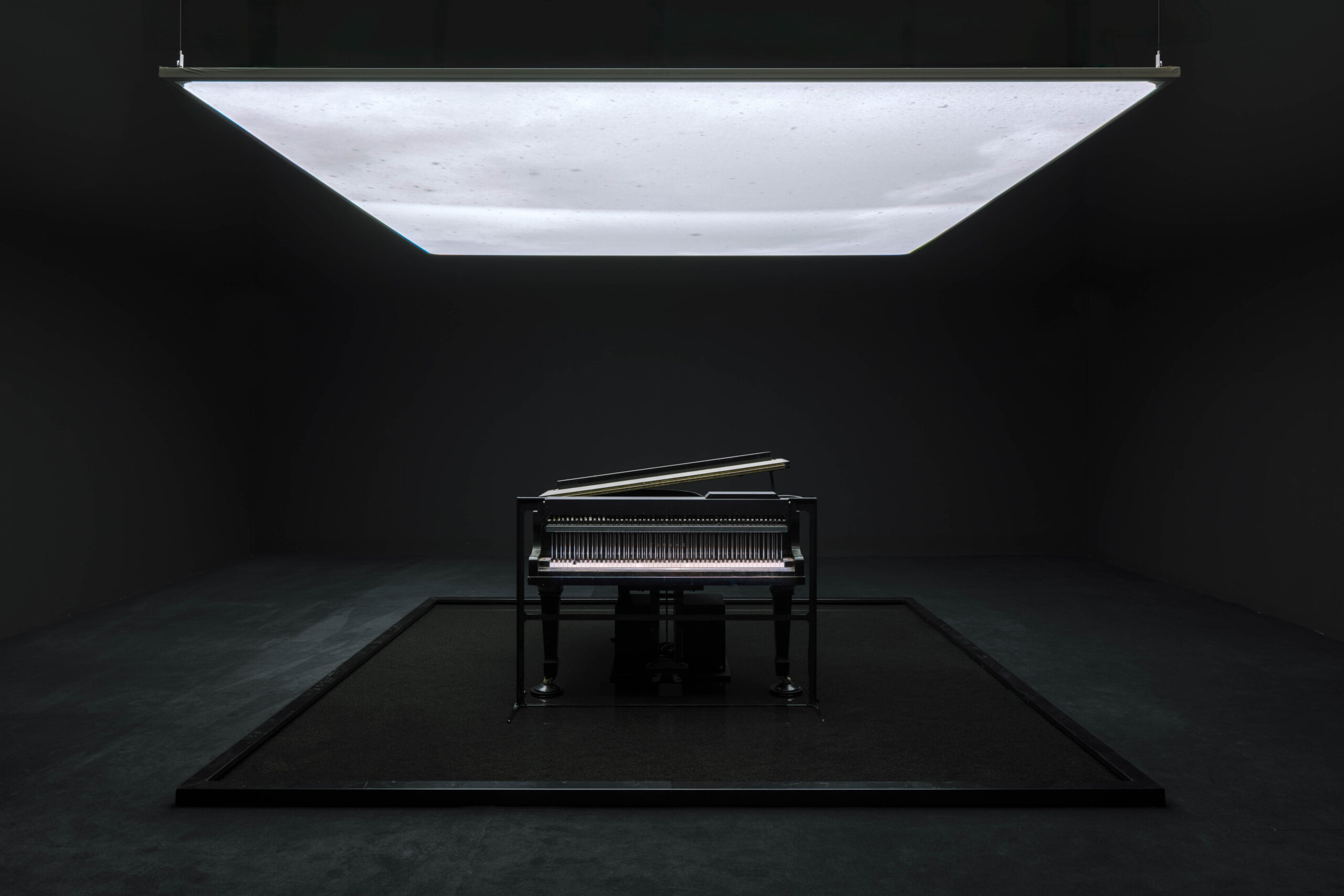 Ryuichi Sakamoto:  seeing sound, hearing time